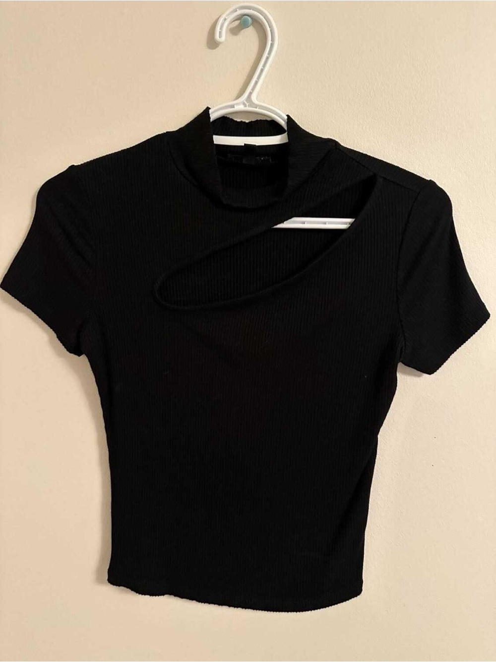 Dynamite Black Ribbed Short-Sleeve Cutout Top